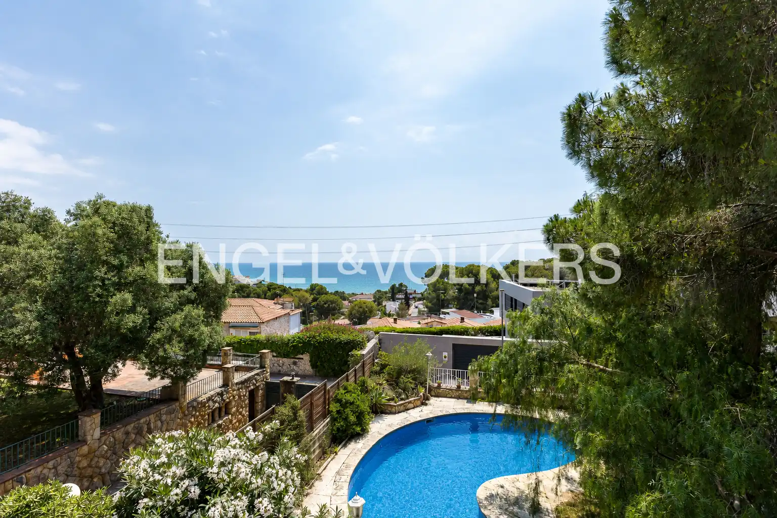 Swimming pool of Houses for sale in Tarragona  with Air Conditioner, Heating and Private garden
