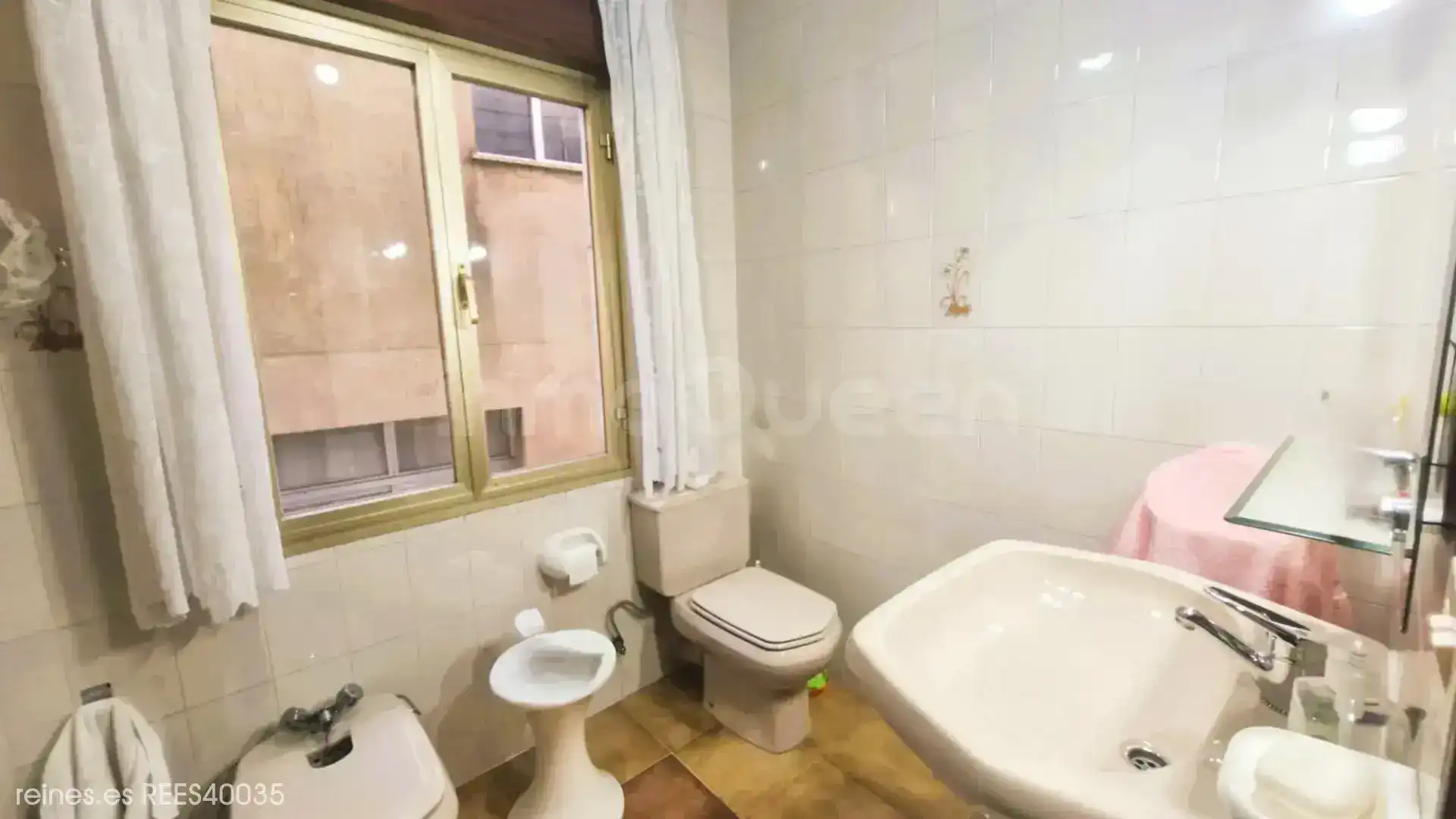 Bathroom of Flat for sale in A Pontenova    with Heating, Terrace and Furnished