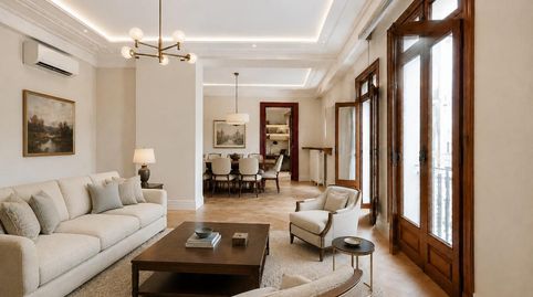 Inmobiliaria en Barcelona .  Venta de piso finca regia en Ensanche