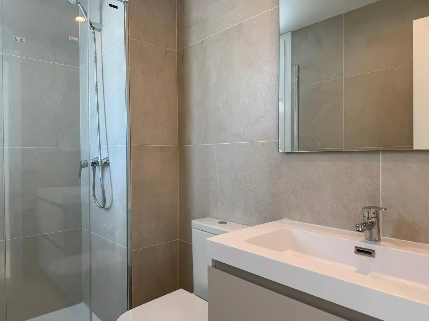 Baño de Apartamento en venta en Chipiona con Terraza, Balcón y Piscina comunitaria