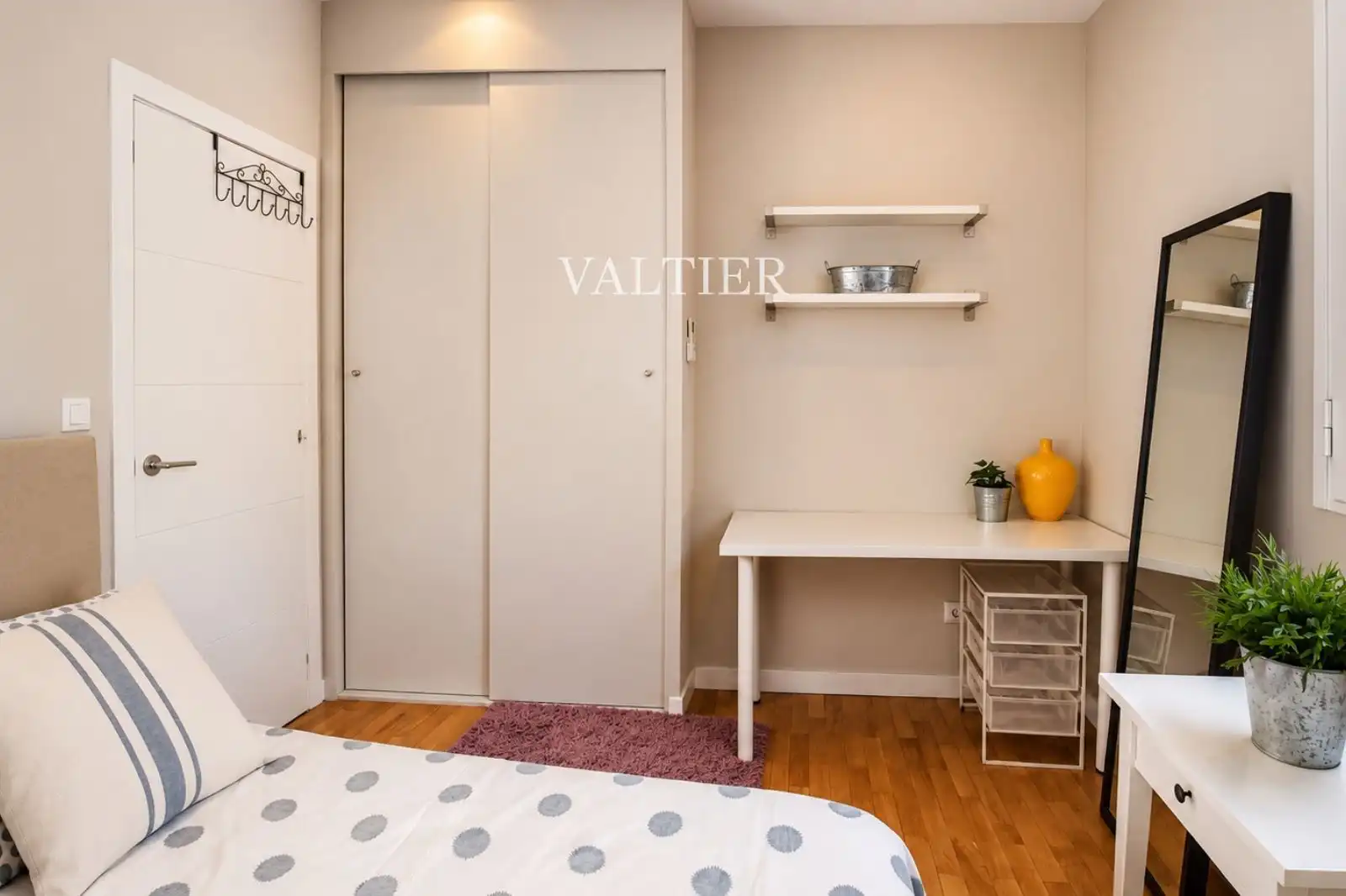 Habitación de Ático de alquiler en Madrid con Aire acondicionado, Terraza y Amueblado