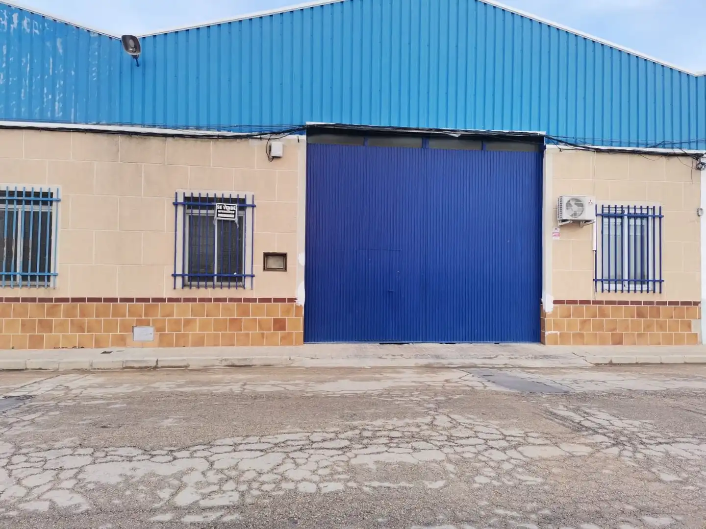 Industriegebäude zum Verkauf in Calle Campos de Montiel