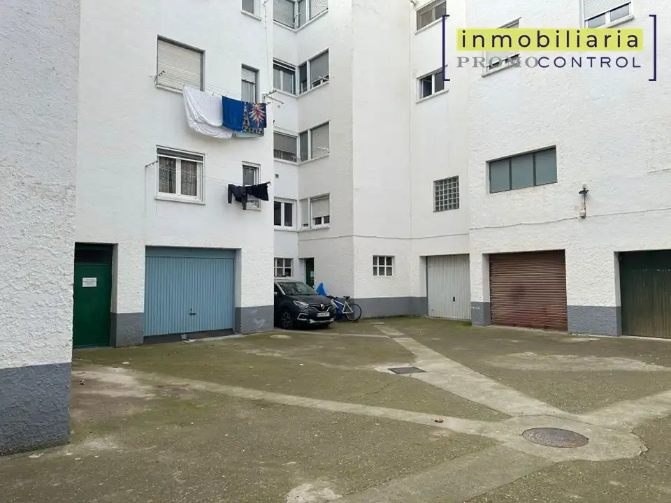 Parking de Piso en venta en Zuera con Aire acondicionado, Calefacción y Amueblado