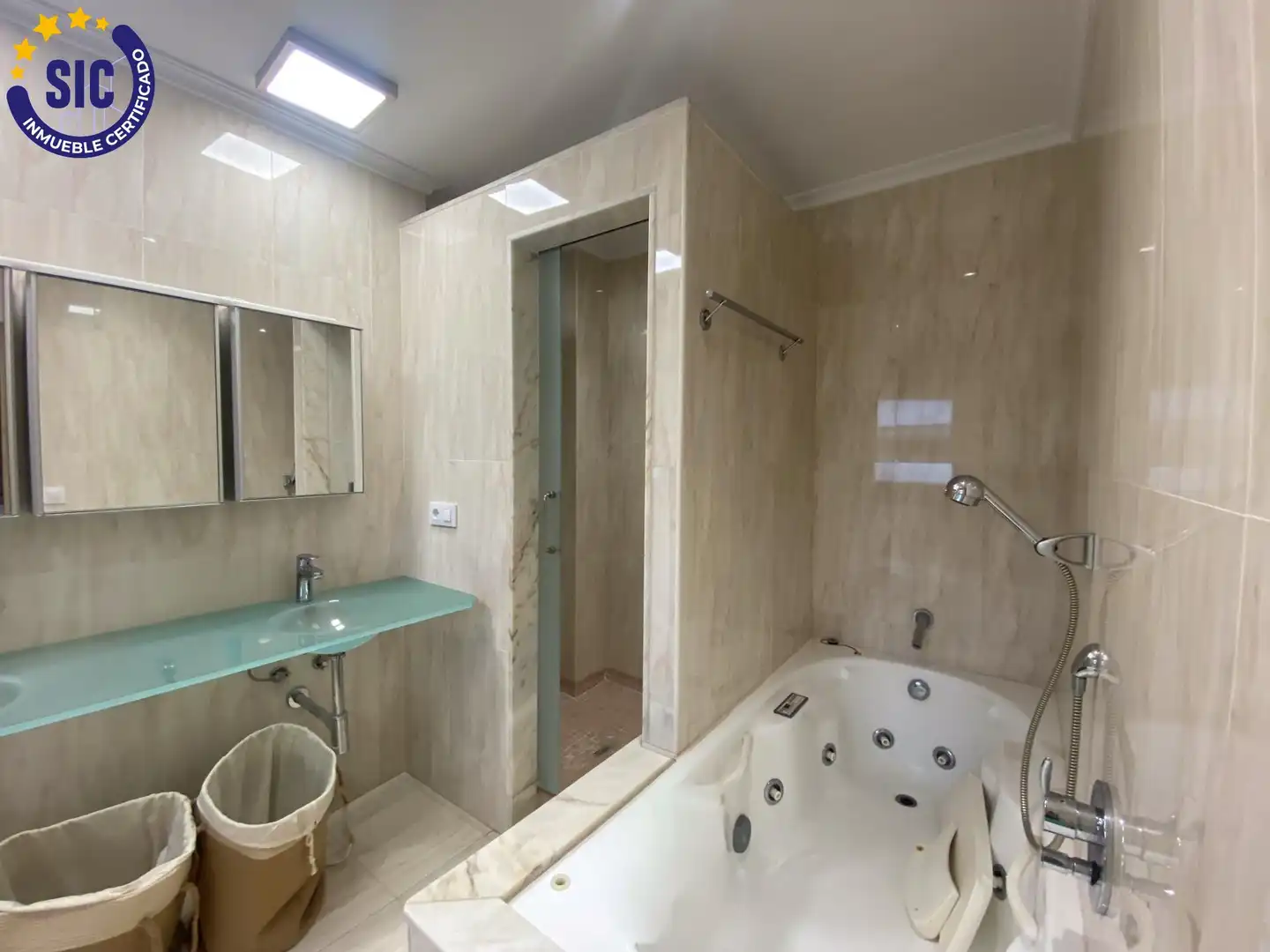 Baño de Casa o chalet en venta en Torrent con Aire acondicionado, Calefacción y Jardín privado