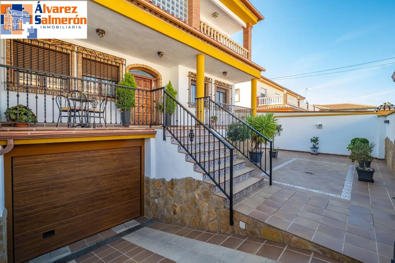 Vista exterior de Casa o xalet en venda en Albolote amb Aire condicionat, Calefacció i Terrassa