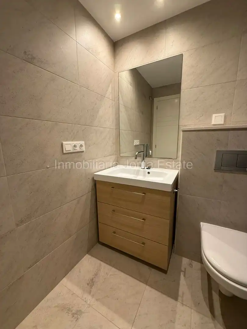 Bany de Apartament de lloguer en Villajoyosa / La Vila Joiosa amb Aire condicionat, Jardí privat i Terrassa
