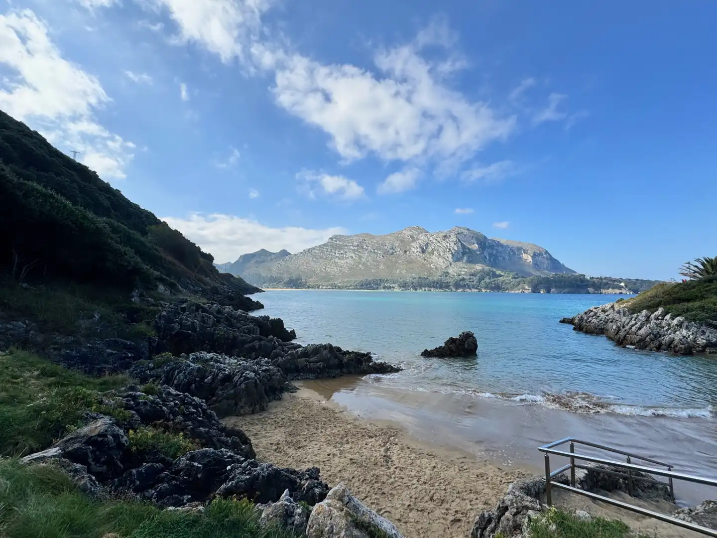 Vista exterior de Casa o chalet en venta en Castro-Urdiales con Calefacción, Jardín privado y Terraza