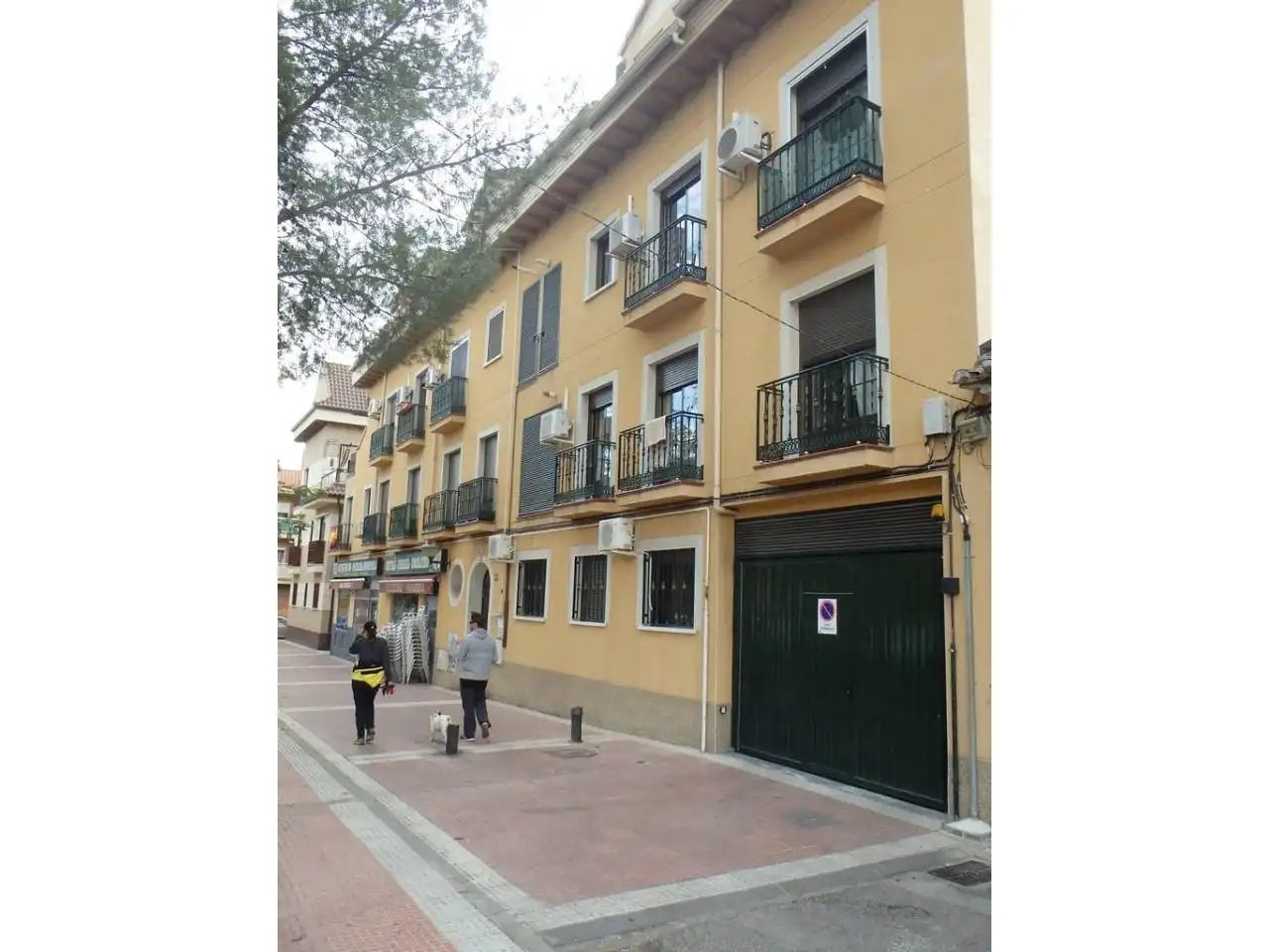 Vista exterior de Piso en venta en Velilla de San Antonio