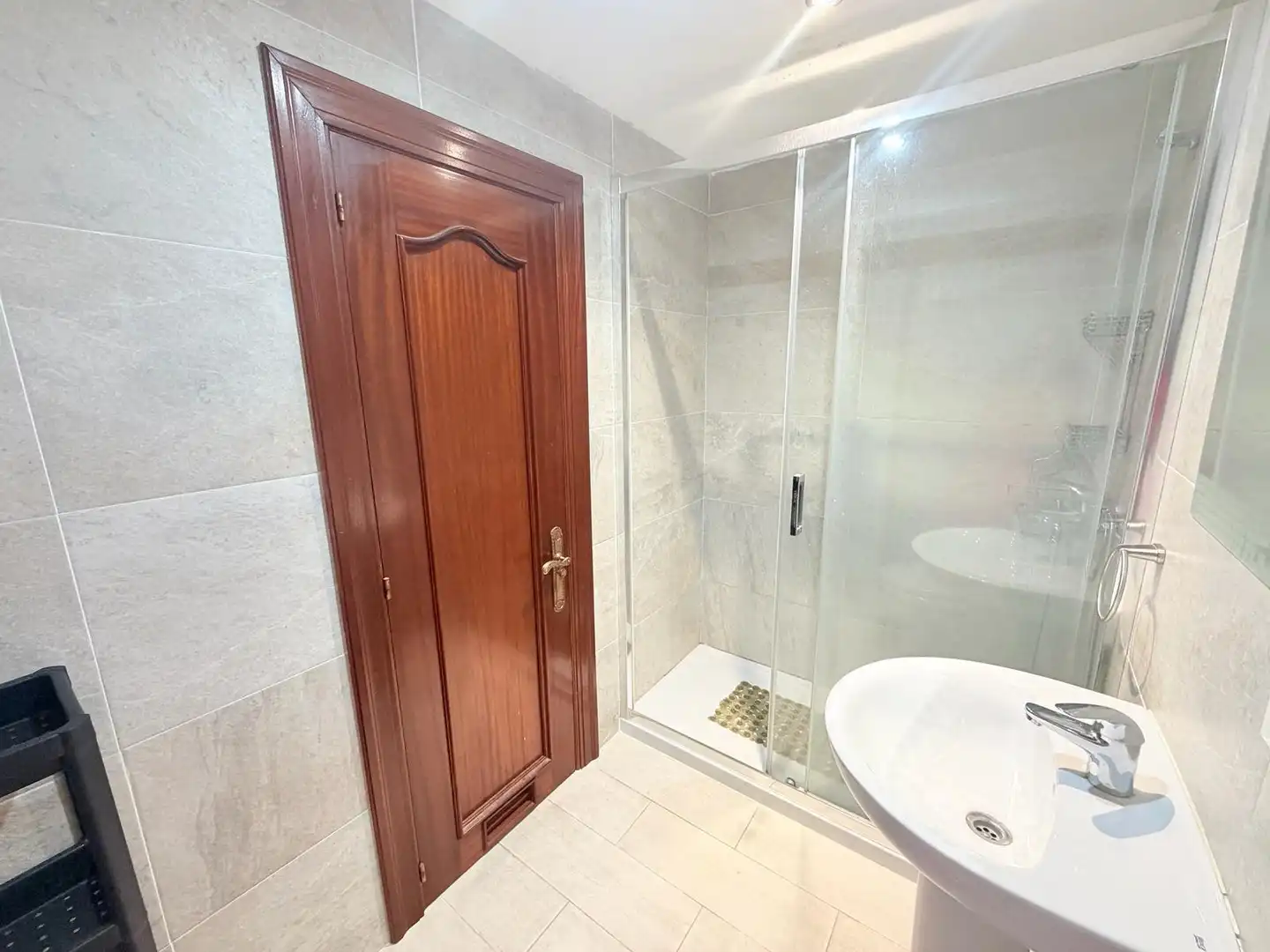 Bathroom of Flat for sale in Oviedo   with Balcony