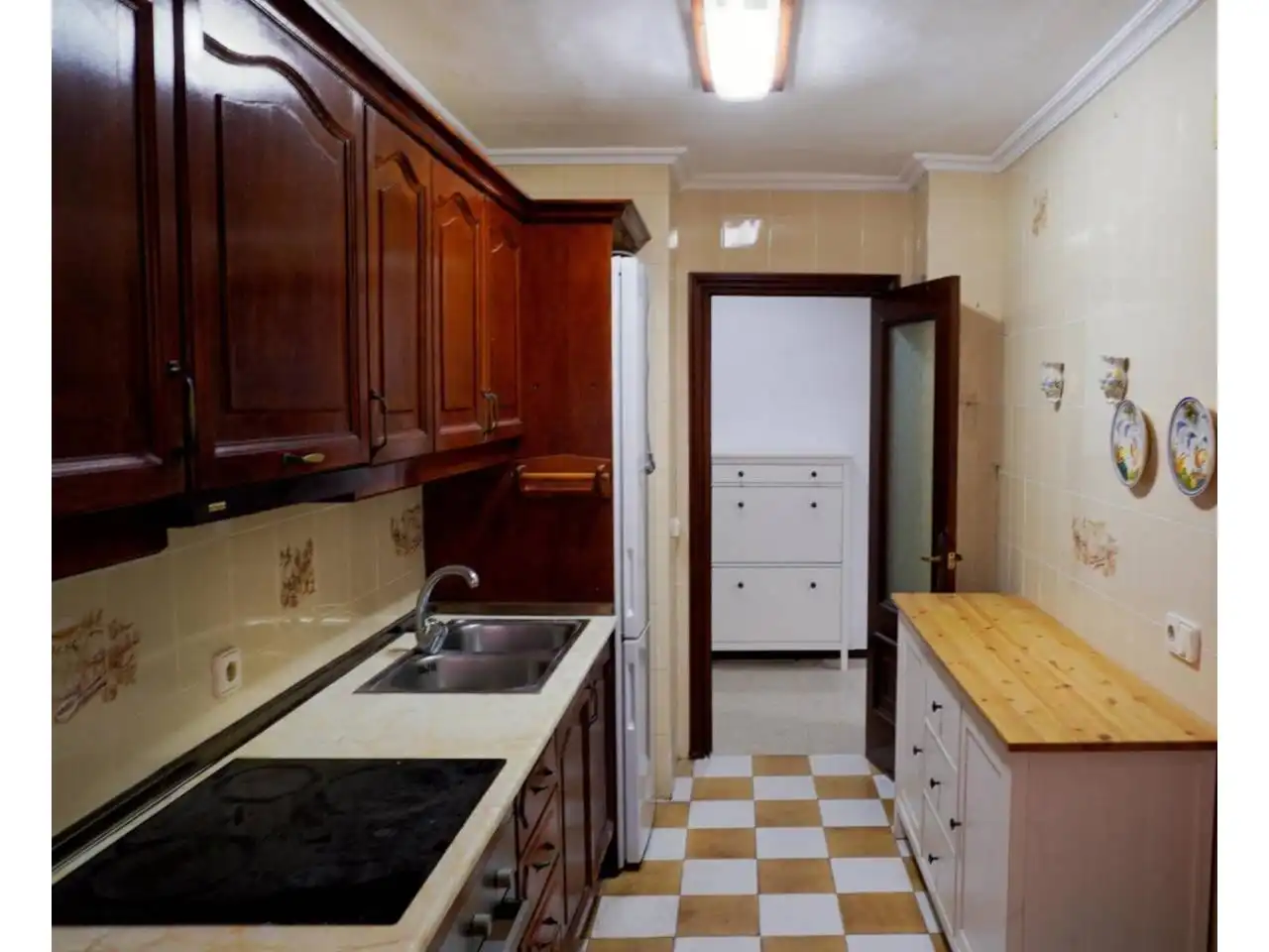Kitchen of Flat for rent in  Sevilla Capital  with Air Conditioner, Storage room and Furnished