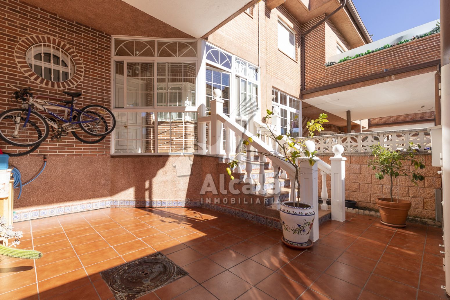 Exterior view of Single-family semi-detached for sale in  Toledo Capital  with Air Conditioner, Heating and Private garden