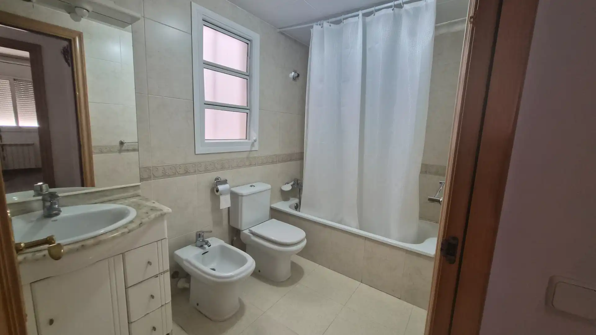 Baño de Piso en venta en Pineda de Mar con Calefacción, Jardín privado y Trastero