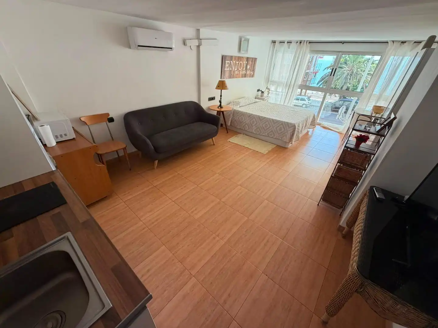Study for rent in Alicante / Alacant  with Air Conditioner