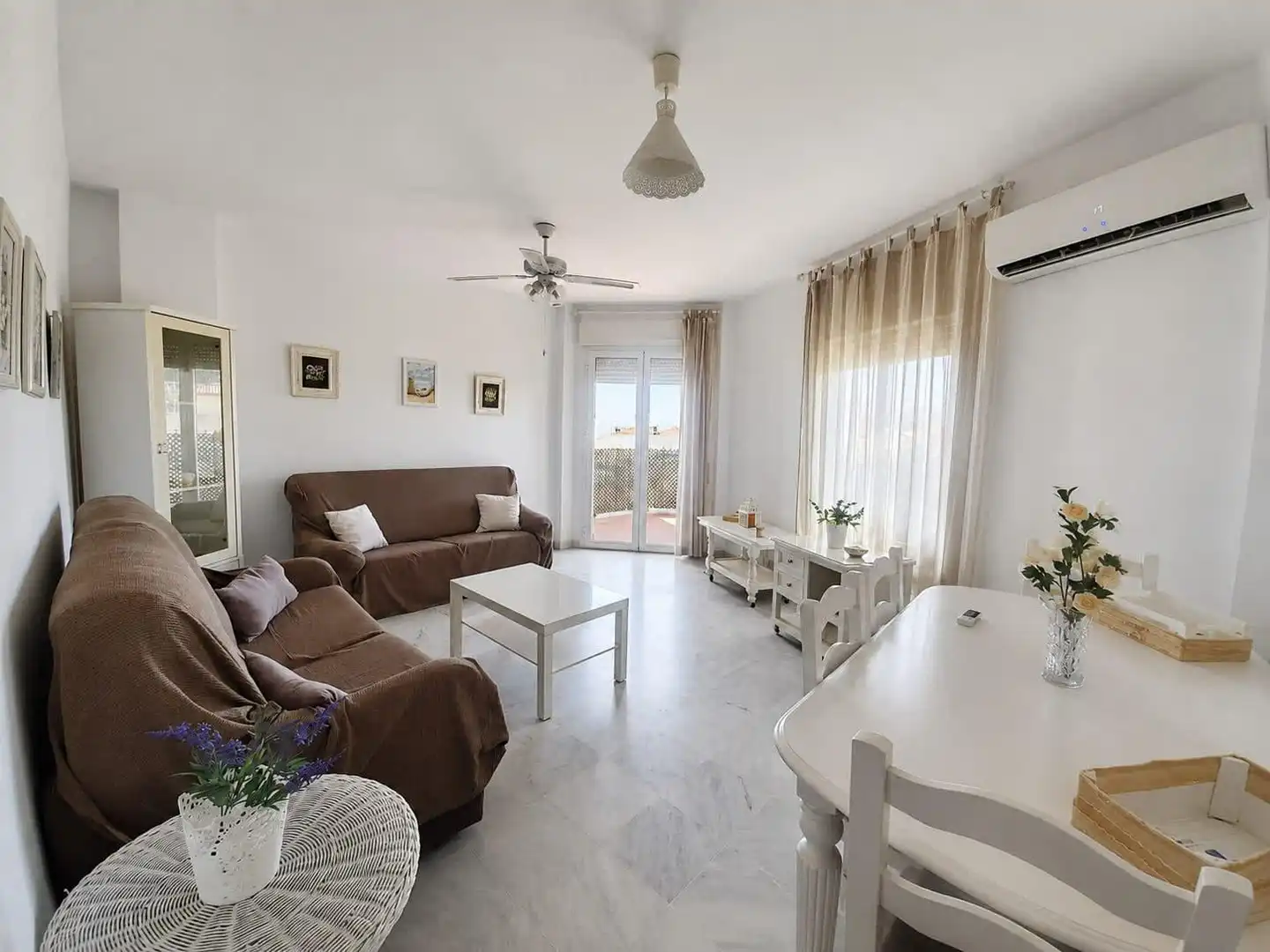 Sala d'estar de Apartament en venda en Sanlúcar de Barrameda amb Aire condicionat i Terrassa