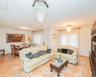 Living room of Single-family semi-detached for sale in Casarrubios del Monte  with Heating, Private garden and Community pool