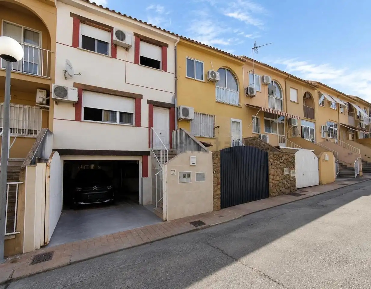 Exterior view of Houses for sale in Plasencia  with Air Conditioner