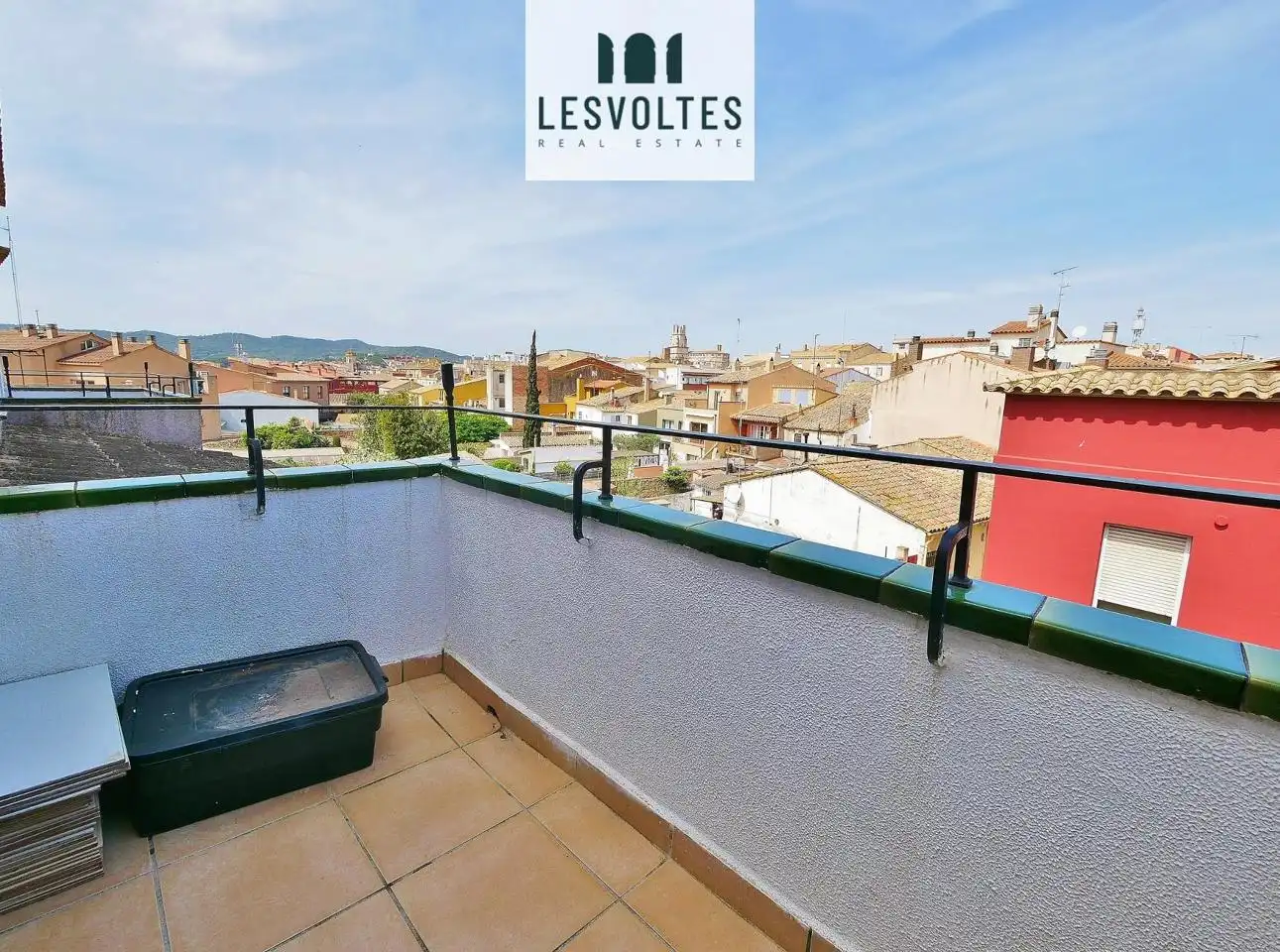 Houses for sale in Carrer de Martí Jordi Frigola, Centre