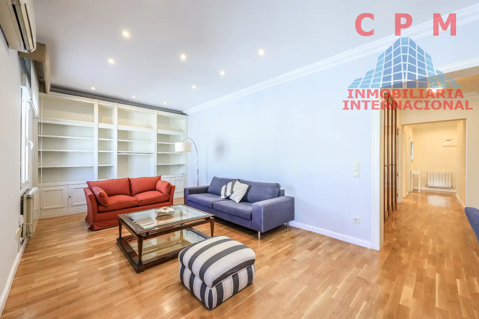 Living room of Flat for rent in Madrid  with Air Conditioner, Heating and Parquet flooring