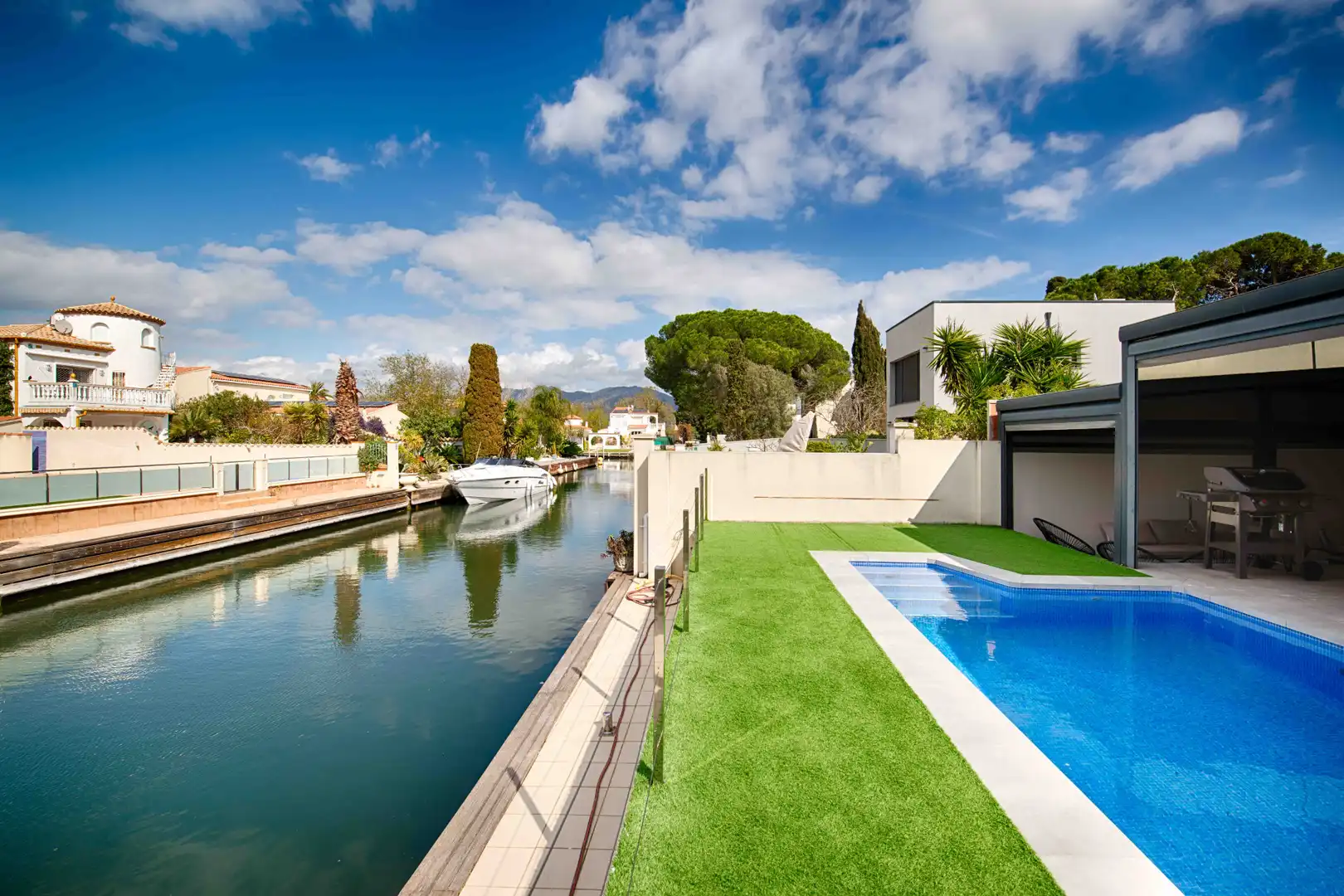 Casa con piscina en venta en Carrer Norfeu, imagen 5