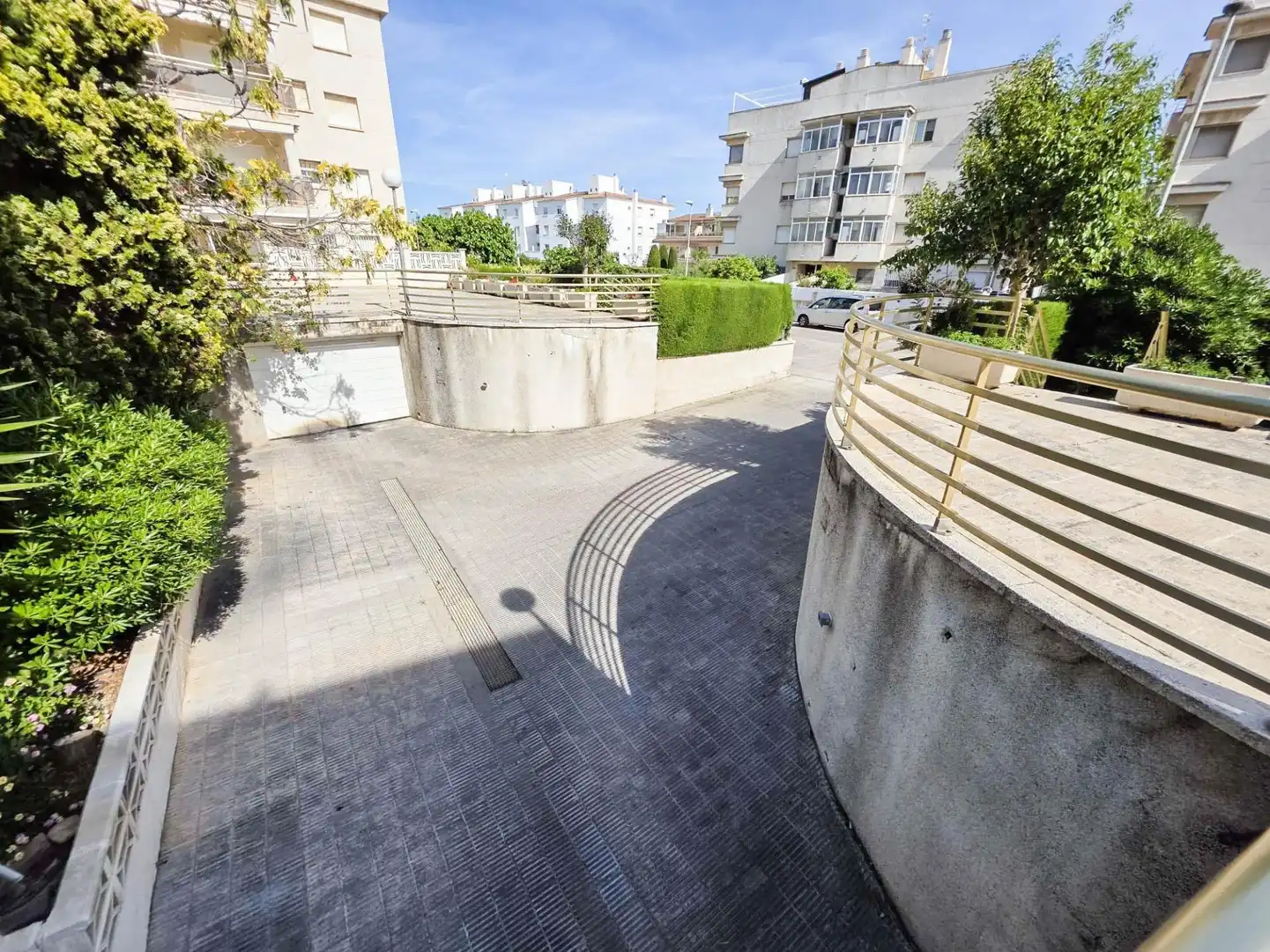 Parking de Planta baja en venta en Cunit con Amueblado y Piscina comunitaria