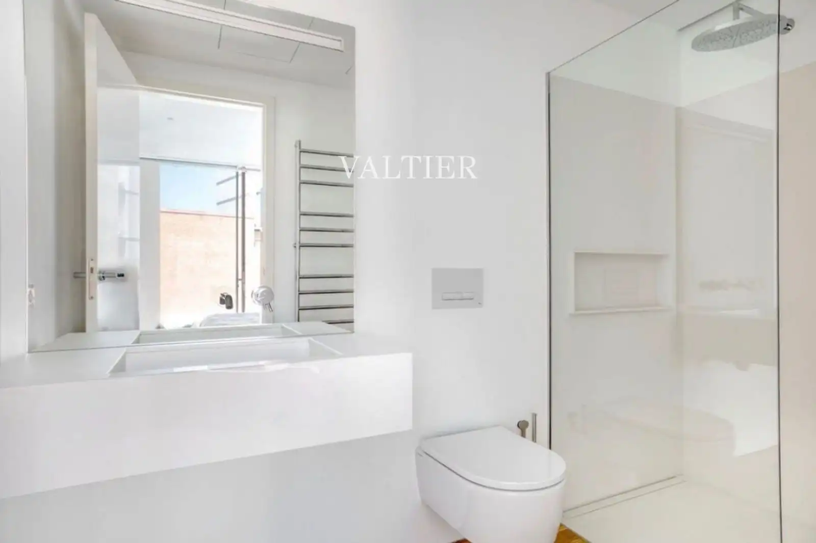 Bathroom of Flat for rent in Madrid  with Air Conditioner, Heating and Terrace