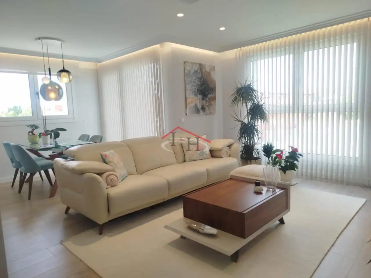 Living room of Flat for sale in León Capital   with Heating, Parquet flooring and Terrace