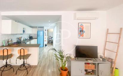 Exterior view of Flat for sale in  Barcelona Capital  with Air Conditioner, Heating and Furnished