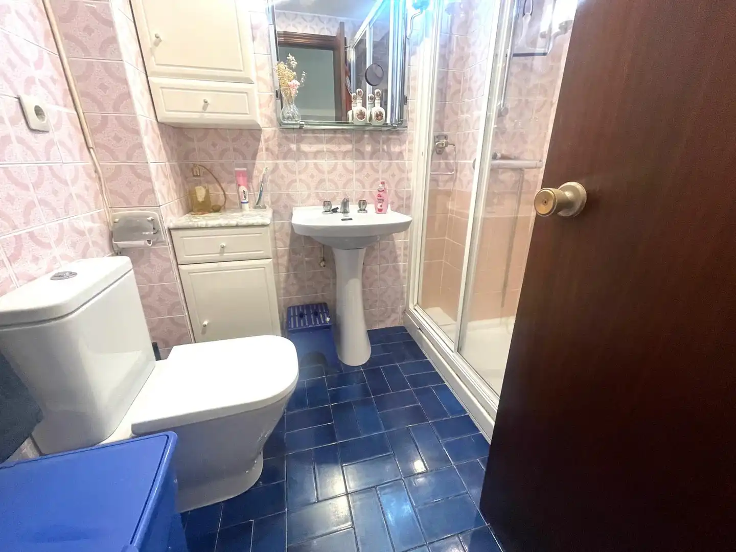 Bathroom of Flat for sale in Bilbao   with Heating, Terrace and Furnished