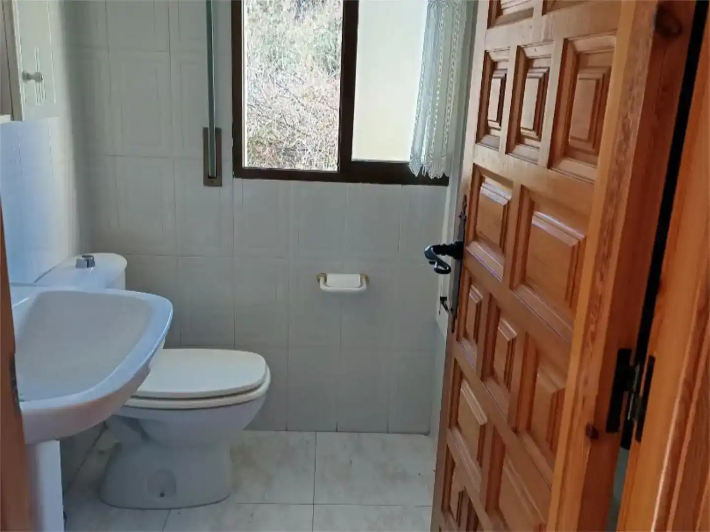 Bany de Pis en venda en Aguas Cándidas amb Jardí privat, Traster i Balcó