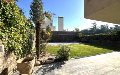 Jardí de Casa o xalet en venda en Las Rozas de Madrid amb Aire condicionat, Calefacció i Jardí privat