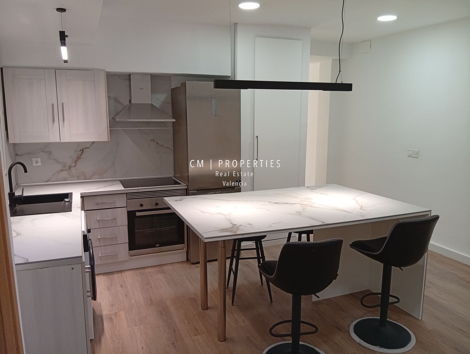 Kitchen of Flat for sale in  Valencia Capital  with Air Conditioner, Heating and Terrace