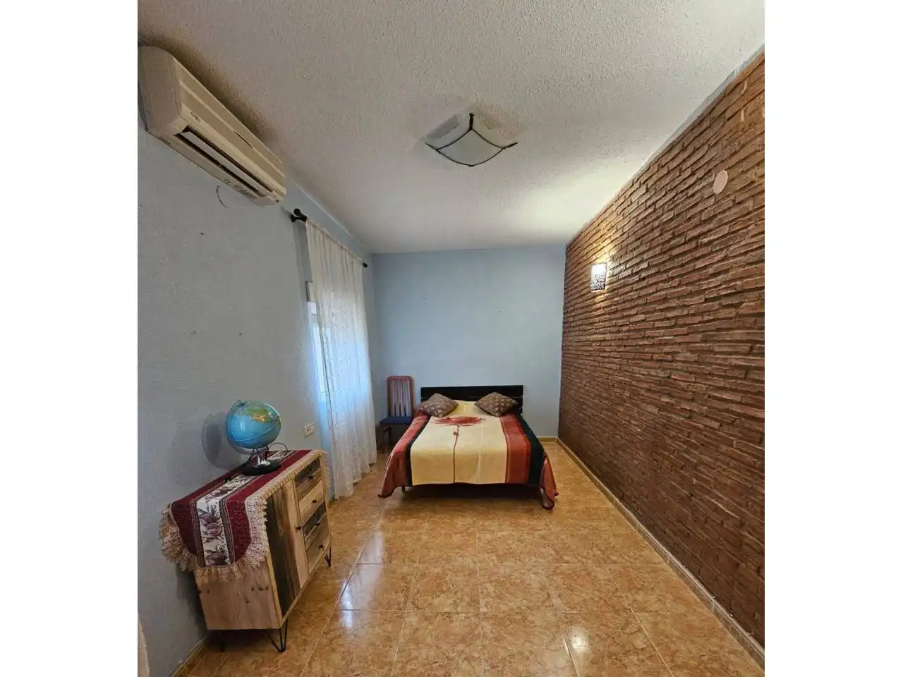 Dormitori de Casa o xalet en venda en Alicante / Alacant amb Aire condicionat, Calefacció i Jardí privat