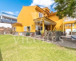 Vista exterior de Casa o xalet en venda en Las Palmas de Gran Canaria amb Aire condicionat, Calefacció i Jardí privat