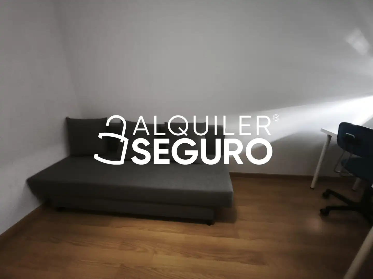 Living room of Flat for rent in Zaragoza  with Air Conditioner, Heating and Terrace