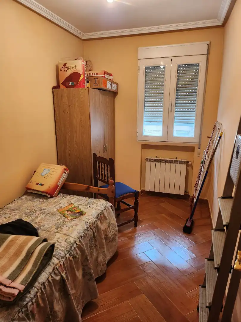 Habitación de Piso en venta en Parla con Amueblado