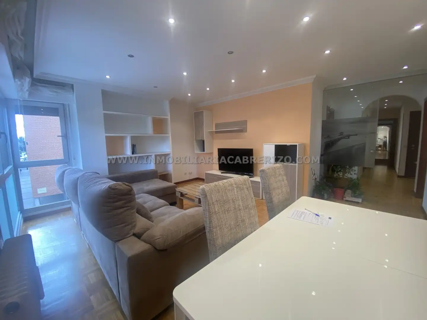 Sala de estar de Piso en venta en  Pamplona / Iruña con Calefacción, Jardín privado y Parquet