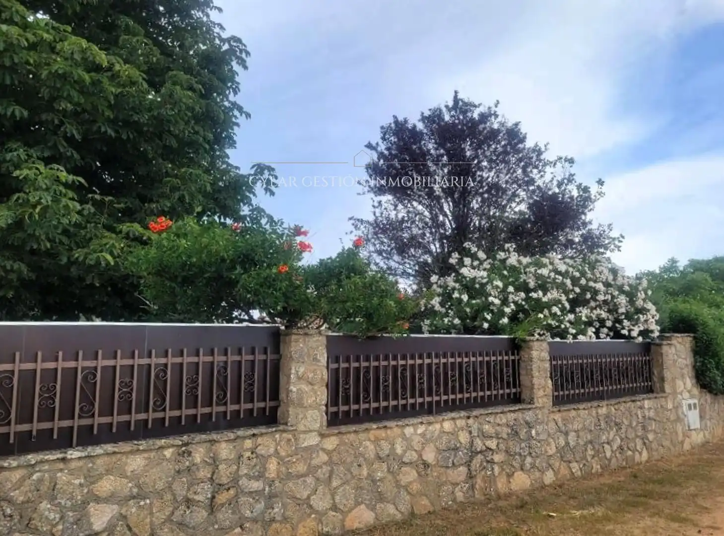 Terrassa de Casa o xalet en venda en Castellanos de Villiquera amb Calefacció i Piscina