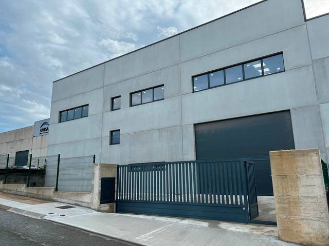 Nave industrial en Alquiler en Oroso