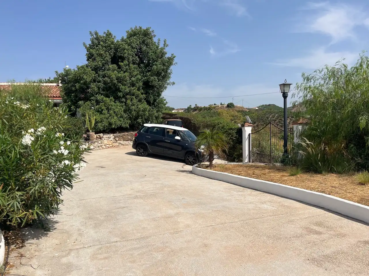 Parking of Country homes for sale in Vélez-Málaga  with Air Conditioner, Heating and Private garden