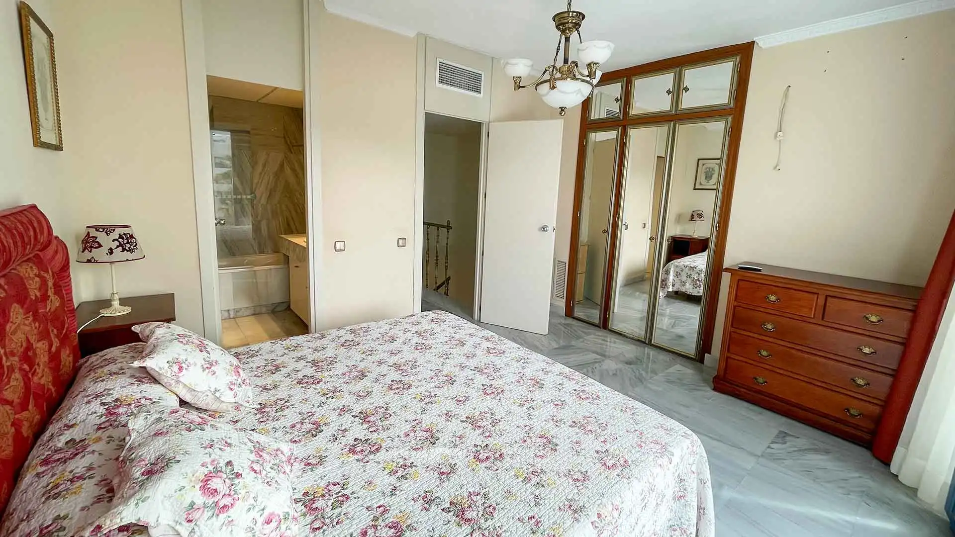 Bedroom of Apartments for rent in Marbella  with Air Conditioner, Terrace and Swimming Pool