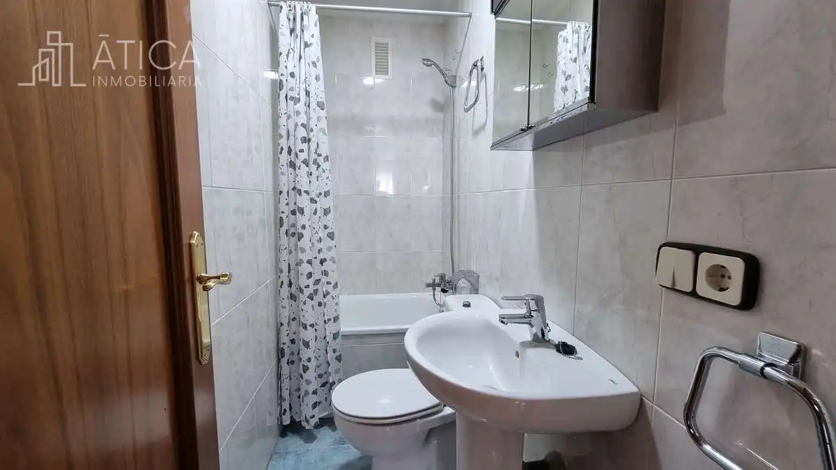 Piso de alquiler en Capuchinos - Glorieta - Ciudad Jardín