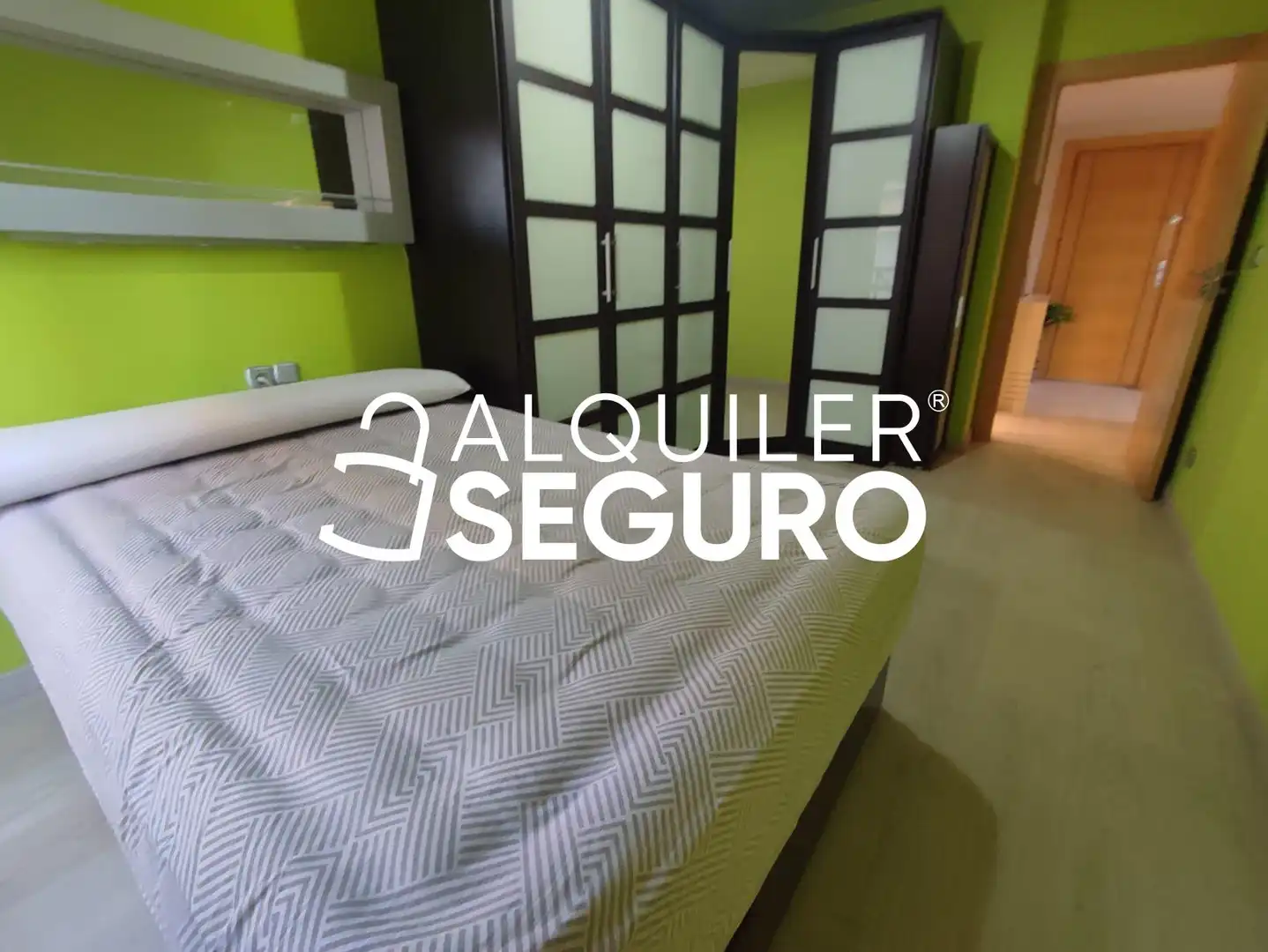 Habitación de Piso de alquiler en Zaragoza con Aire acondicionado, Calefacción y Amueblado