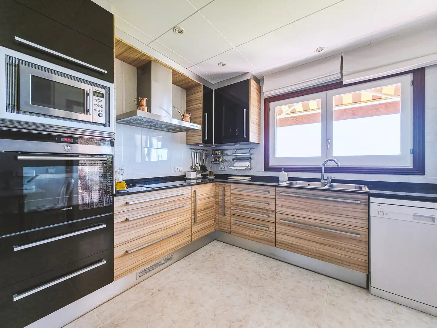 Küche von Haus oder Chalet zum Verkauf in Sant Cebrià de Vallalta mit Heizung, Privatgarten und Terrasse