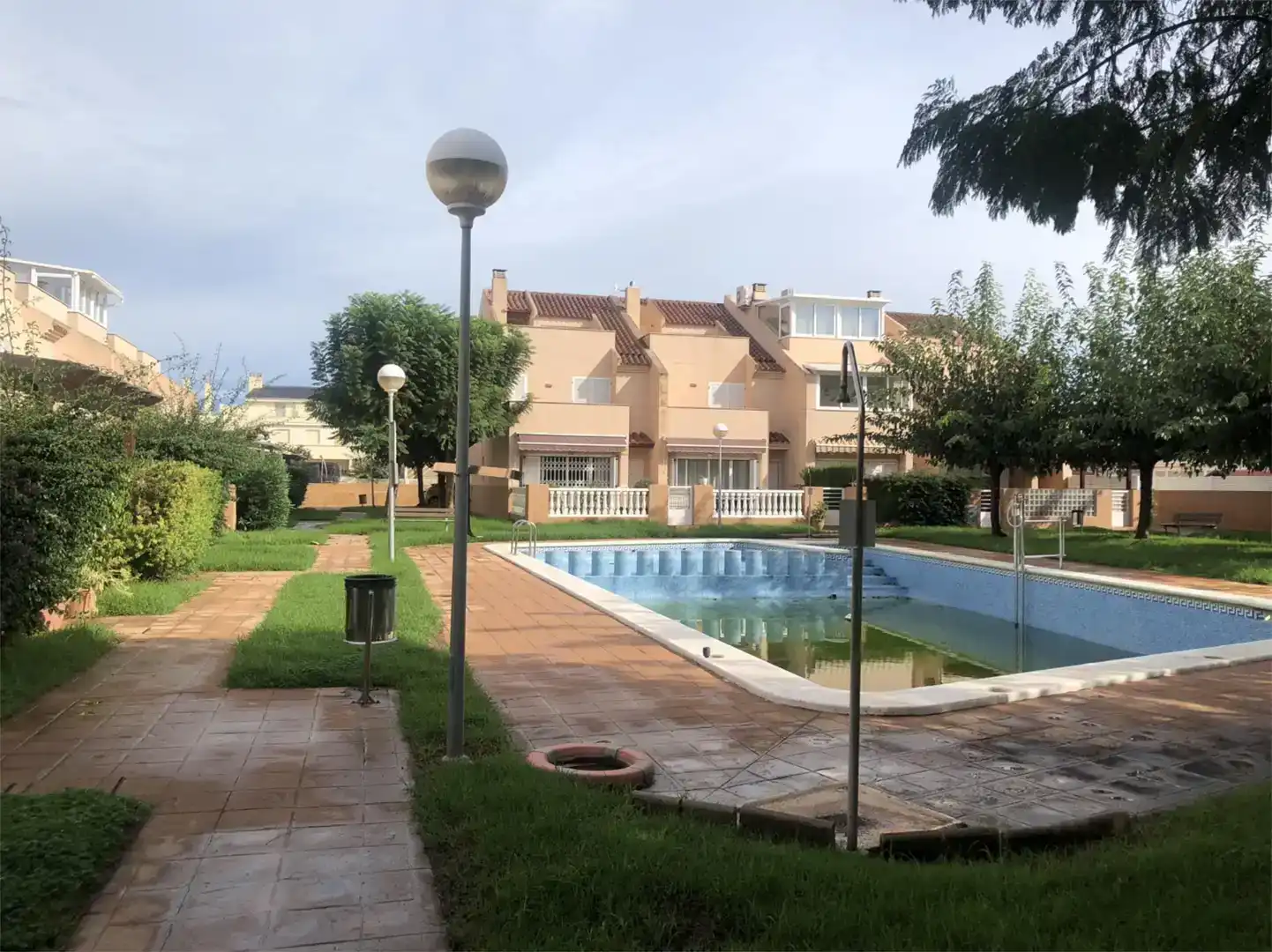 Piscina de Casa adosada en venda en Burriana / Borriana amb Aire condicionat
