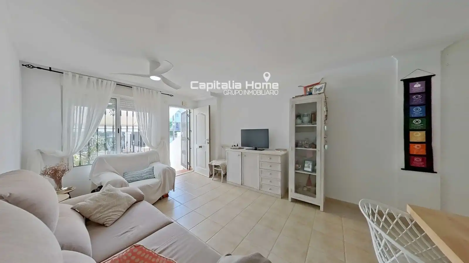 Wohnzimmer von Einfamilien-Reihenhaus zum Verkauf in Santa Pola mit Abstellraum, Schwimmbad und Möbliert