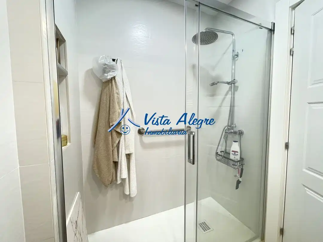 Badezimmer von Wohnung zum Verkauf in Haro mit Klimaanlage, Heizung und Parkett