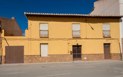 Vista exterior de Casa o xalet en venda en Guadix amb Terrassa i Balcó
