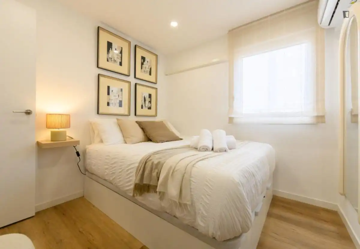 Habitación de Apartamento de alquiler en Madrid con Aire acondicionado, Calefacción y Amueblado