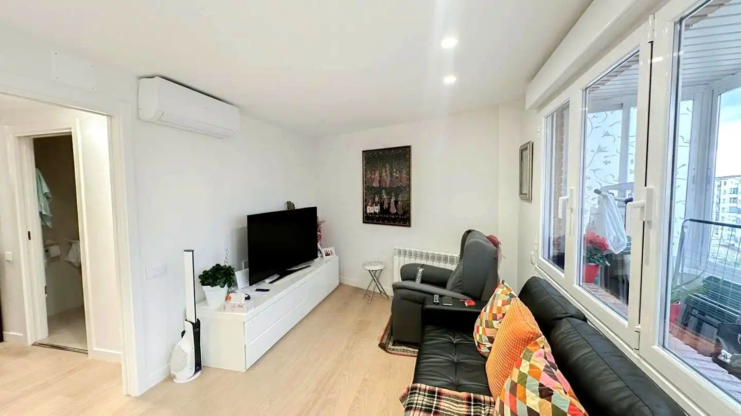 Sala d'estar de Apartament en venda en  Logroño amb Aire condicionat, Calefacció i Terrassa