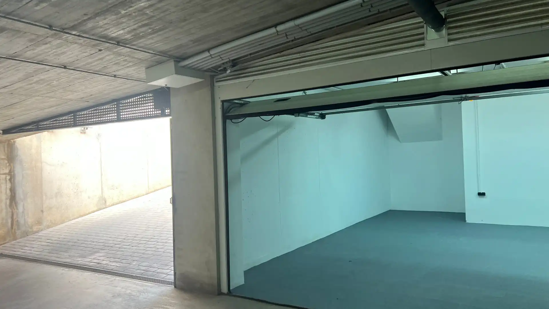 Aparcament de Casa adosada en venda en La Pobla de Farnals amb Aire condicionat, Calefacció i Jardí privat